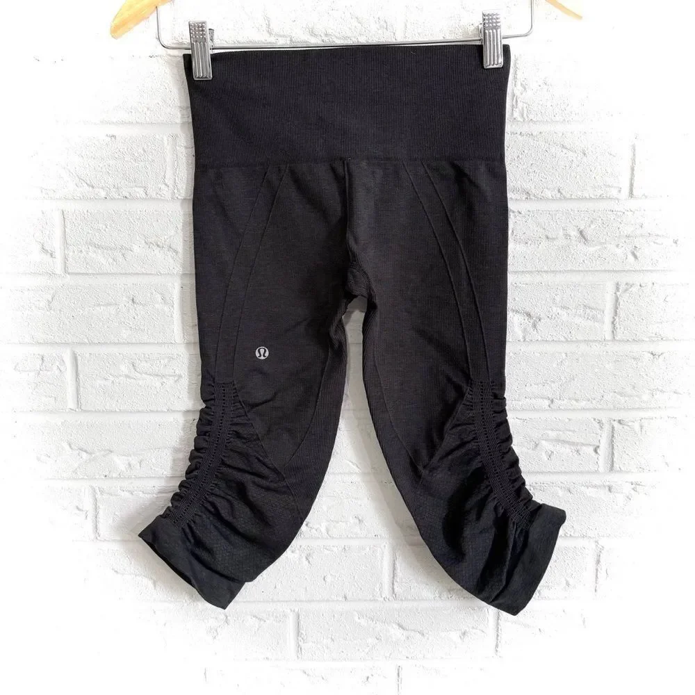 Lululemon In The Flow Crop II Heathered Deep Coal Size 2
